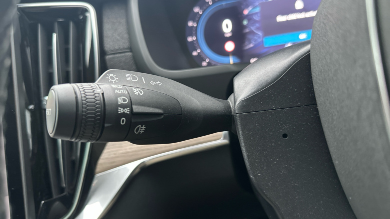 Volvo XC90 2.0 T8 PHEV Plus Dark 5dr AWD Geartronic Estate